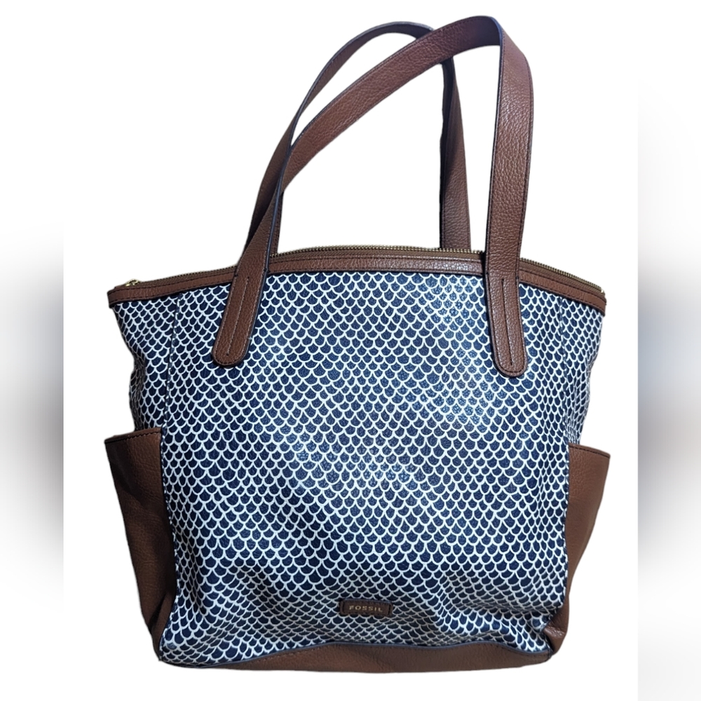 Fossil tote
